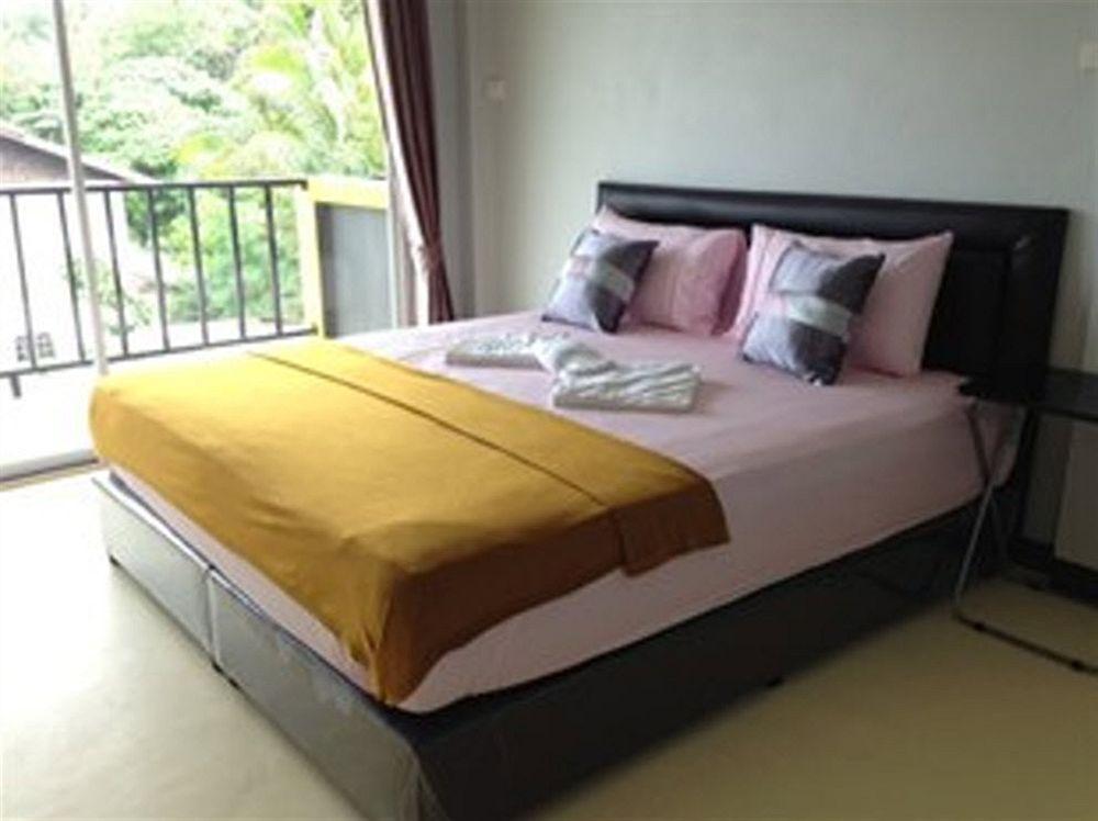 Lom La Lanta Hotel Koh Lanta Exterior photo