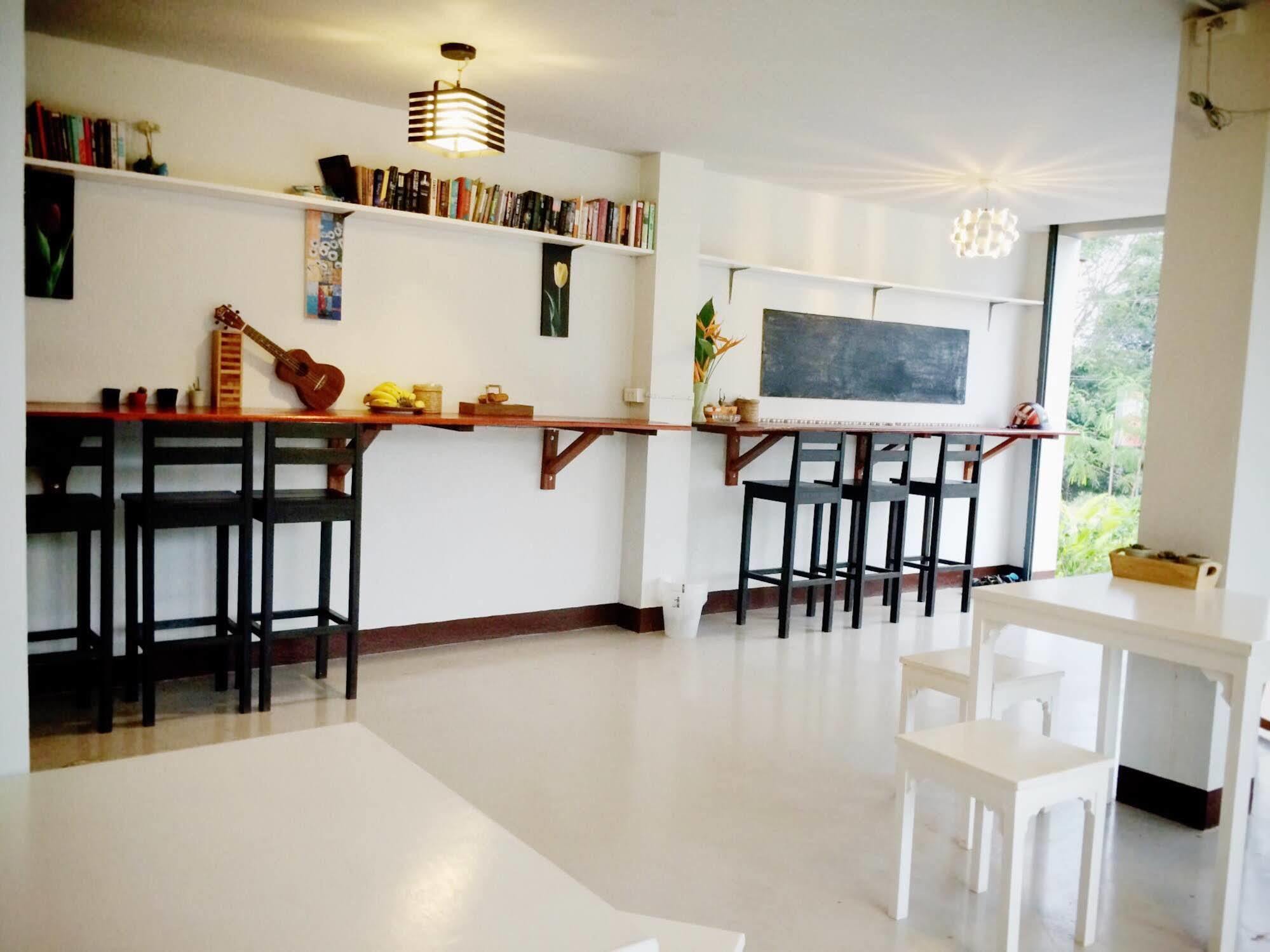 Lom La Lanta Hotel Koh Lanta Exterior photo