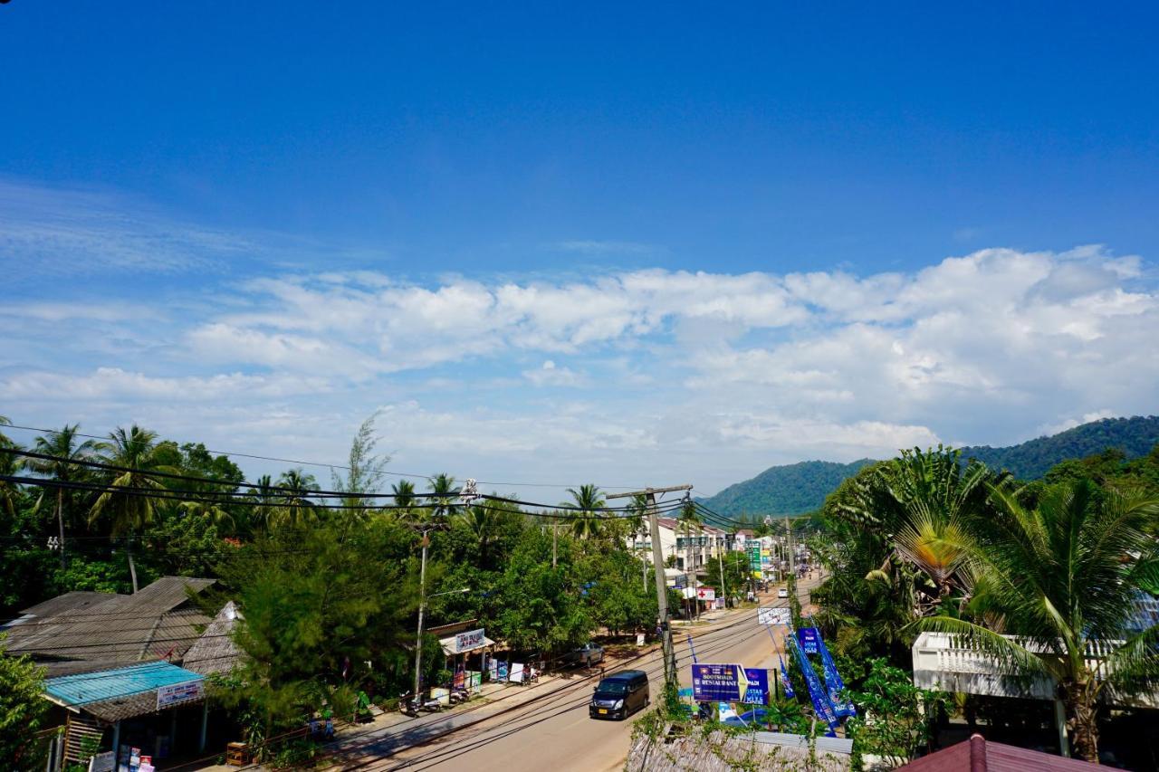 Lom La Lanta Hotel Koh Lanta Exterior photo